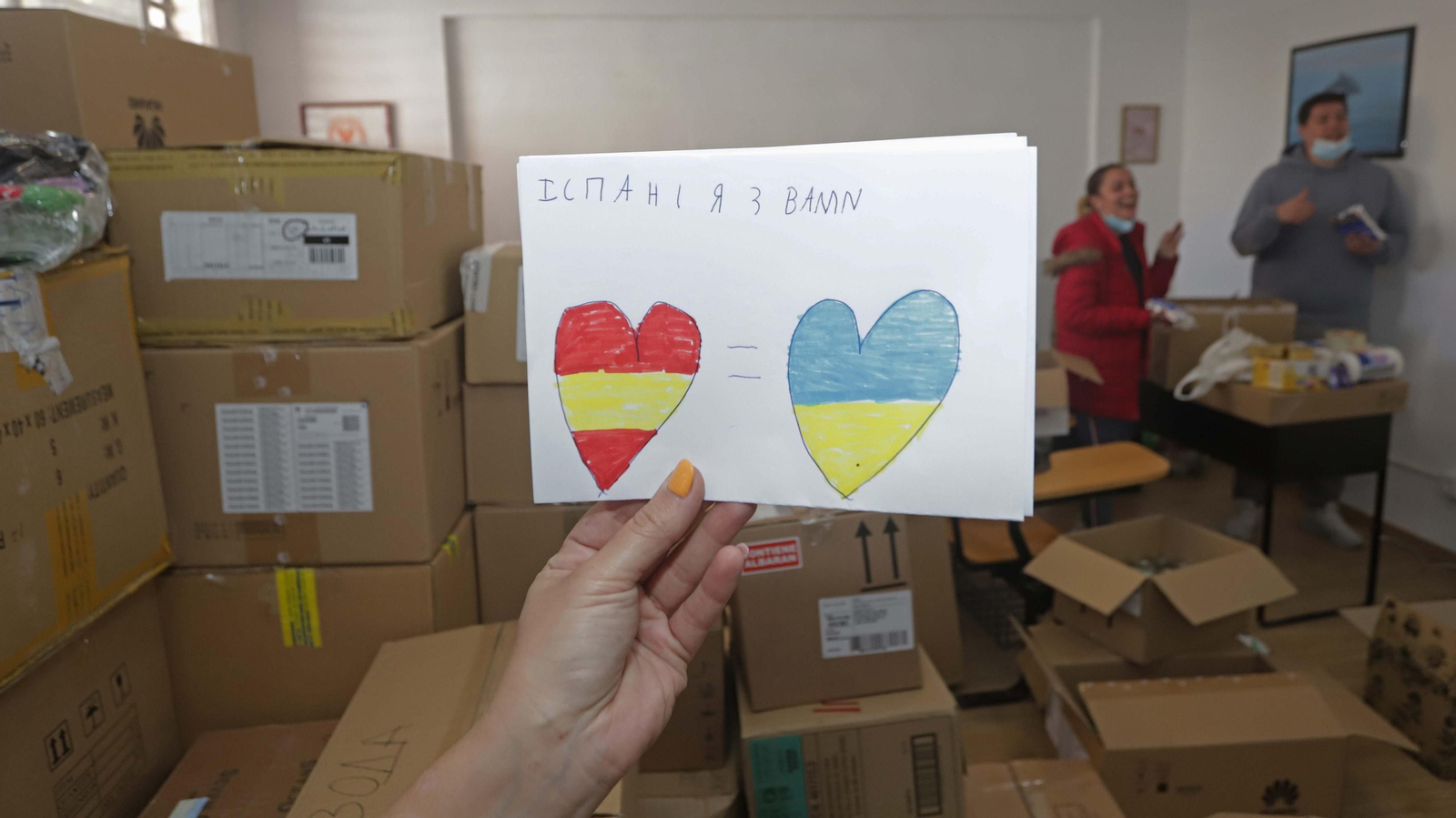 Fotos de la recogida solidaria para Ucrania en el centro Molokai de Algeciras