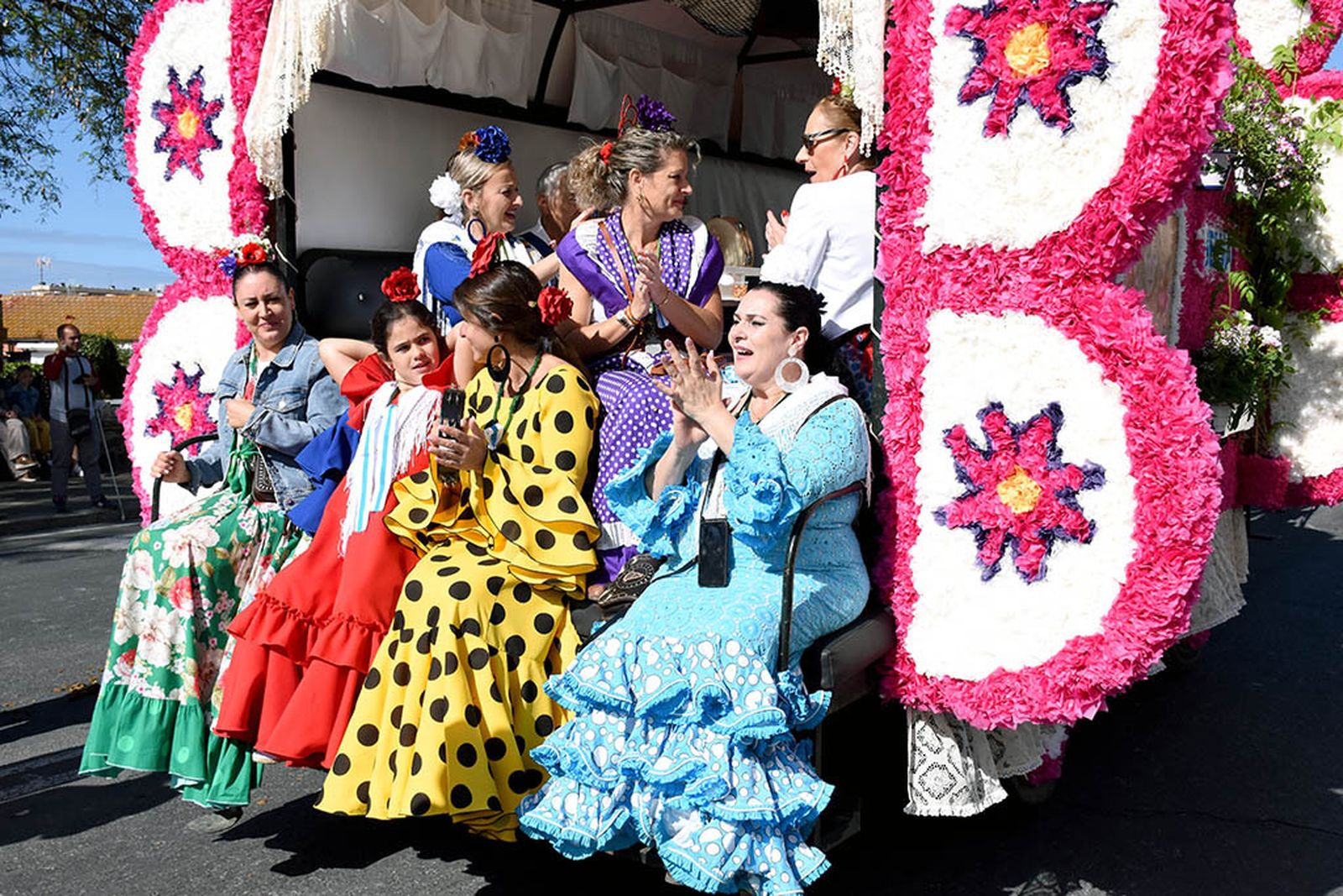 Imágenes de los carros de la Hermandad del Rocío de Huelva