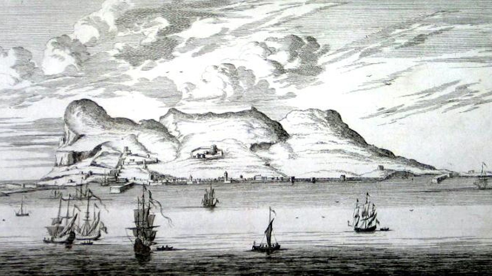 La Bahía y Gibraltar con faluchos y barcos mercantes en los entornos del puerto de Algeciras. Grabado de principios del siglo XVIII