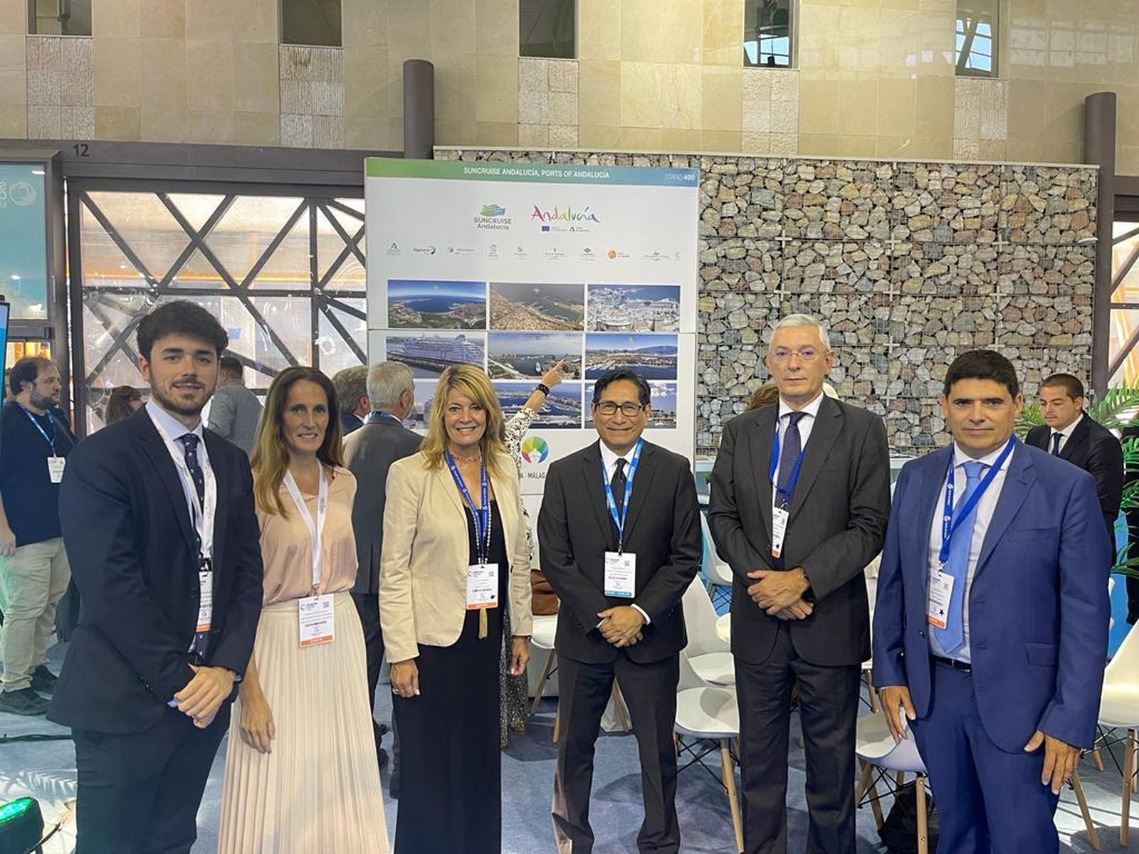 La delegación del Puerto de Huelva en  el Seatrade Cruise Med de Málaga.
