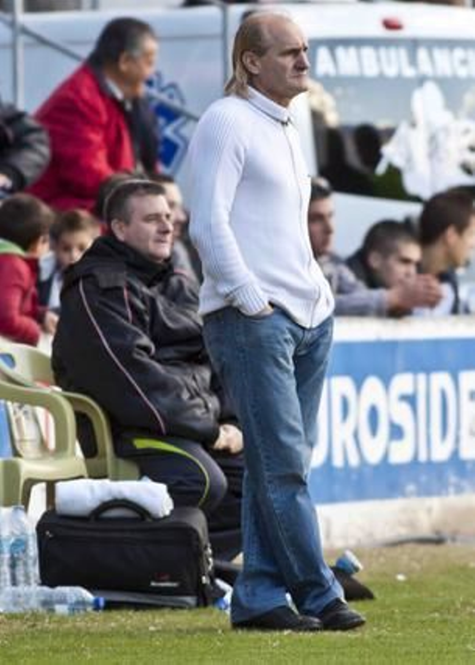 Un tanto de Pachón en el ´39 dio la victoria a los amarillos, que supieron mantener el marcador pese a las expulsiones de Aarón Bueno y Velasco 

Foto: Pascu Mendez/LOF