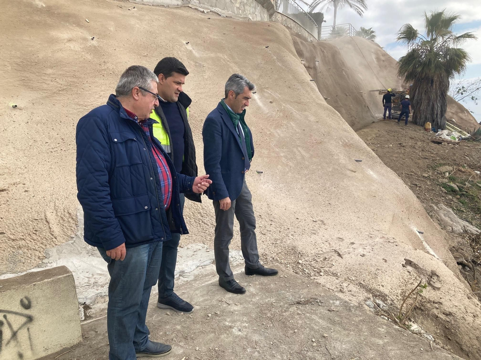 Visita institucional a los trabajos de arreglo del talud.