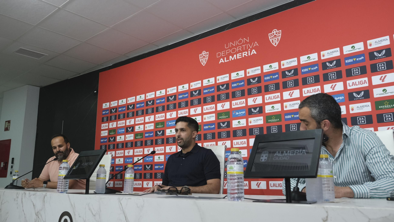 Presentación del nuevo Presidente de la U.D. Almería, Al-Khereiji, en imágenes