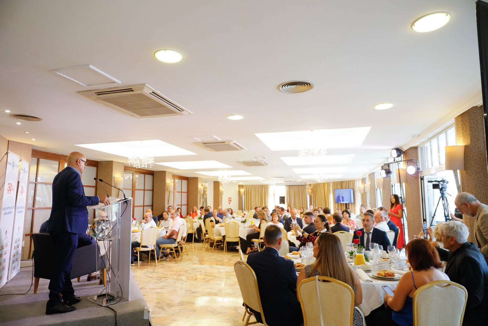 Imágenes del desayuno coloquio de Diario de Almería, con Jesús Barranco, CEO de La Unión