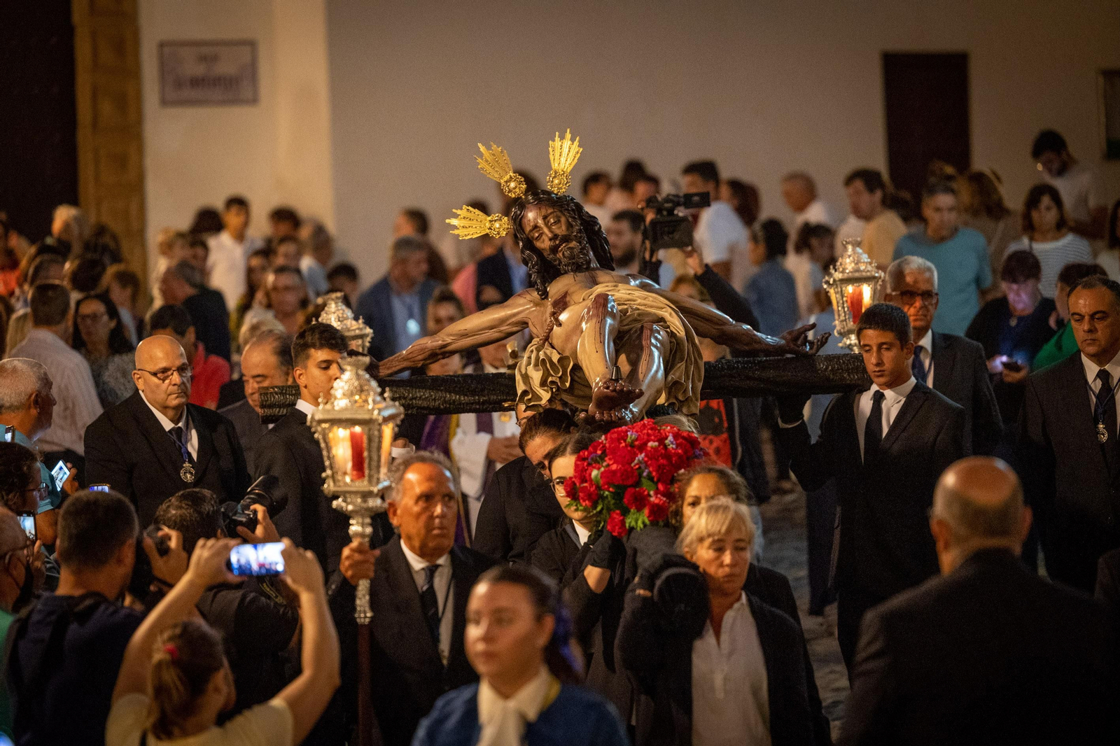 Imágenes del traslado del Cristo de las Aguas a la Catedral
