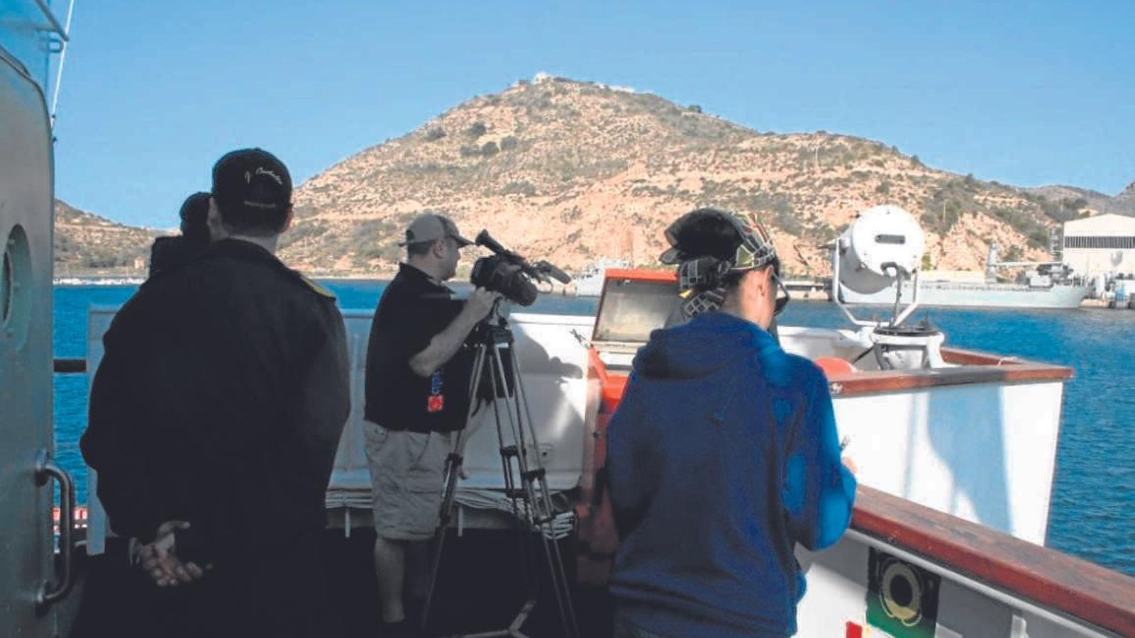 Científicos a bordo del buque ‘Hespérides’ recorriendo y cartografiando el Mar de Alborán. Científicos a bordo del buque ‘Hespérides’ recorriendo y cartografiando el Mar de Alborán.
