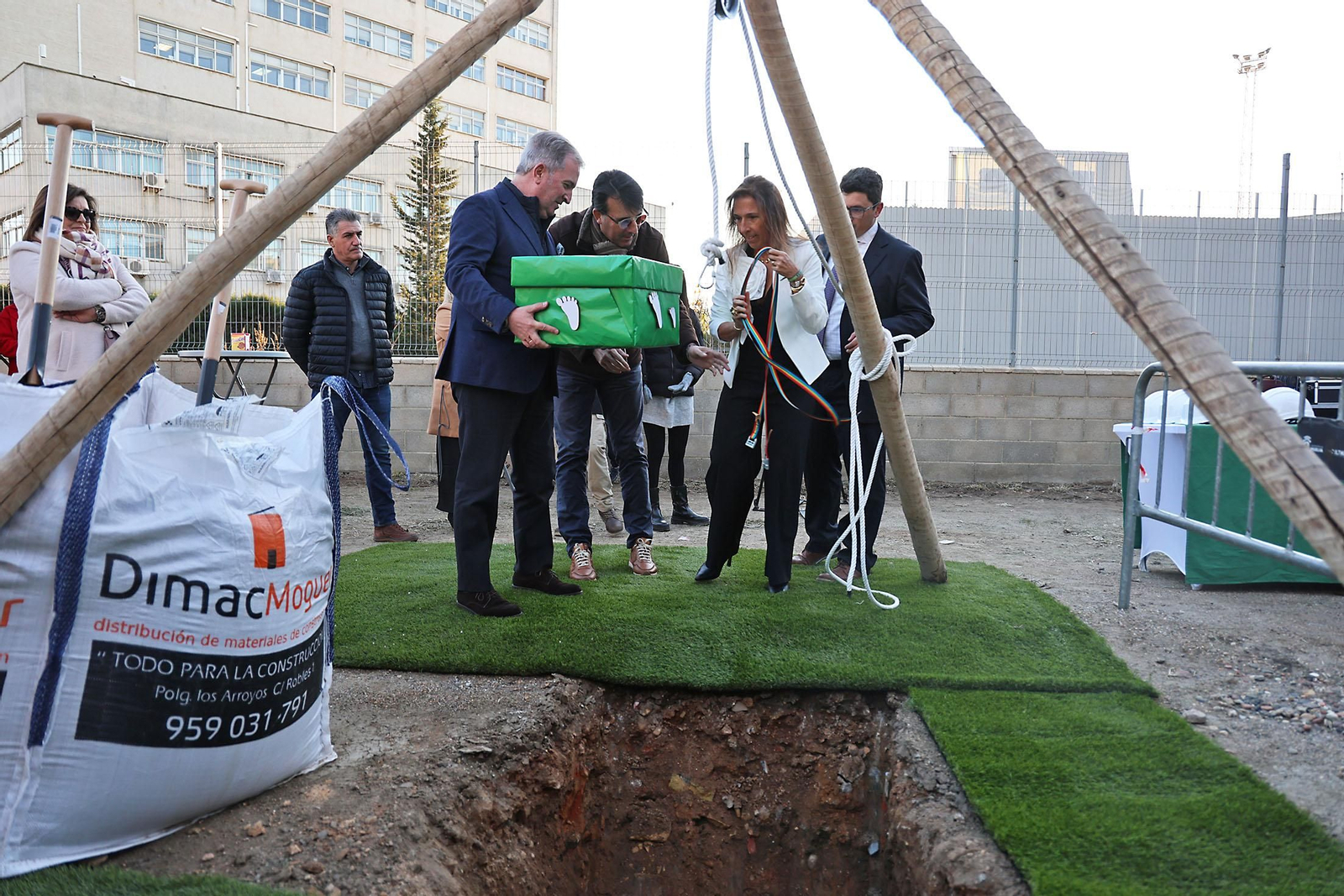 Imágenes del acto de colocación primera piedra del futuro Centro Polivalente de la Fundación Laberinto