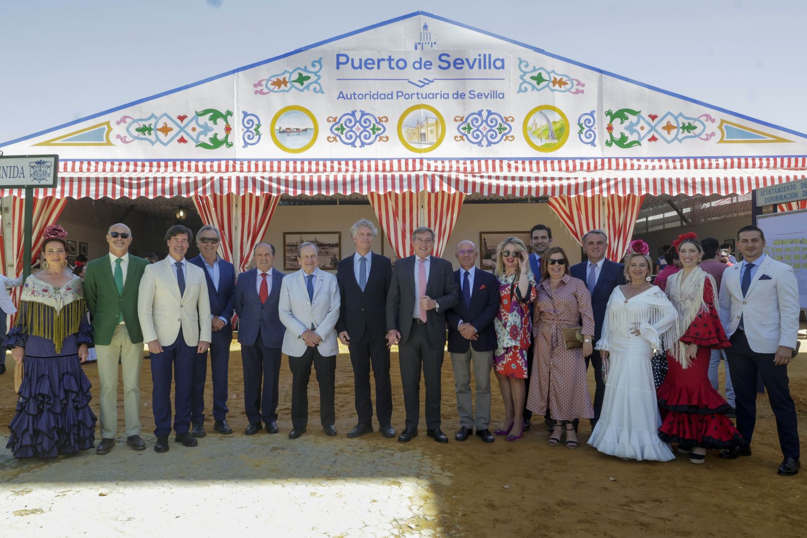 Empresarios portuarios en la recepción del Puerto de Sevilla en la Feria de Sevilla
