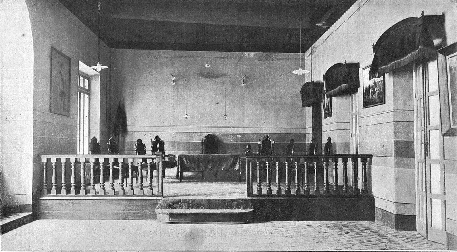 Imagen de época del salón de plenos del Ayuntamiento de Algeciras.