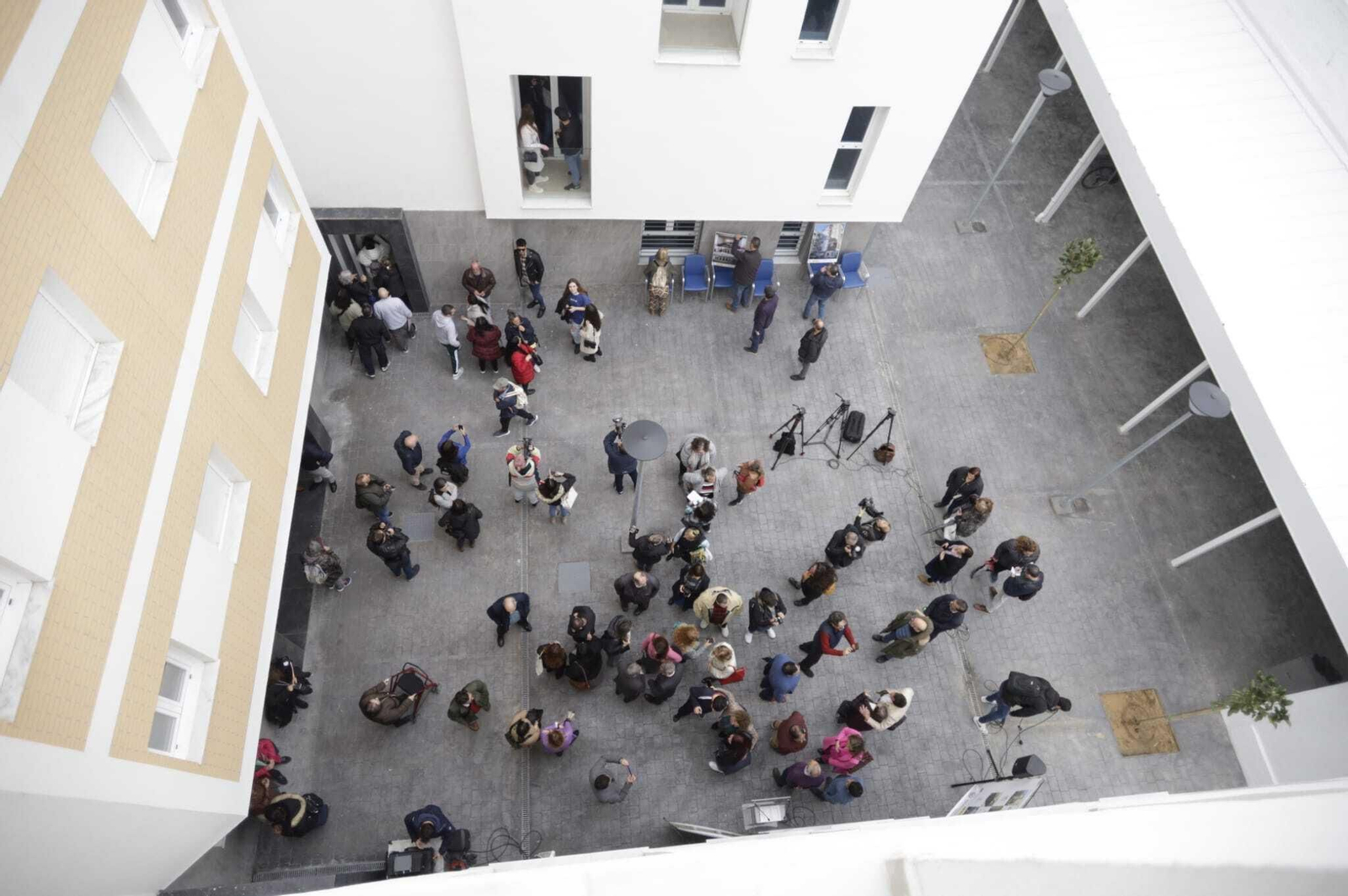 Emoción en la entrega de llaves de las casas de Doctor Marañón en Cádiz
