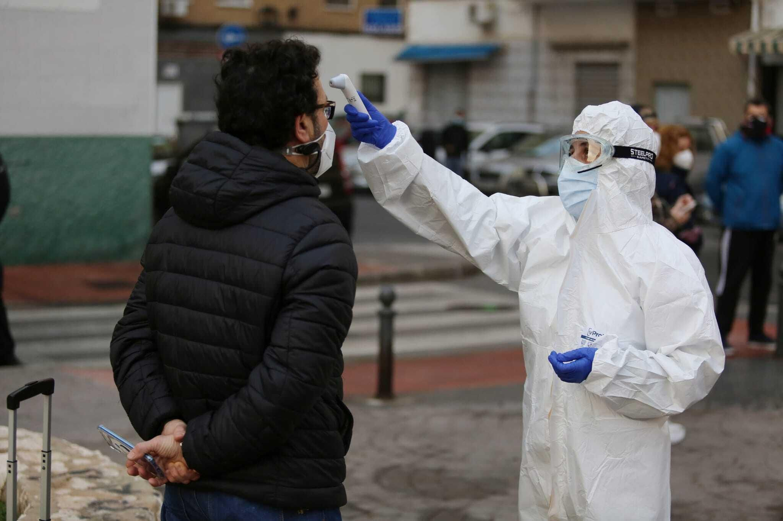 El cribado voluntario de Covid en Málaga capital, con 1.600 personas citadas, en fotos