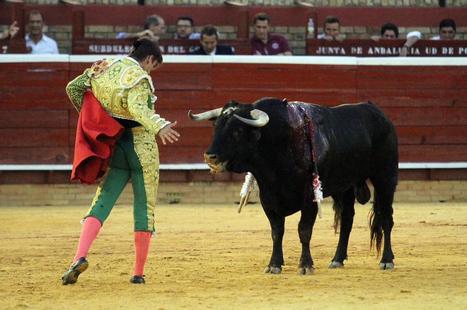 Faena de Emilio Silvera en la novillada de la Plaza de La Merced