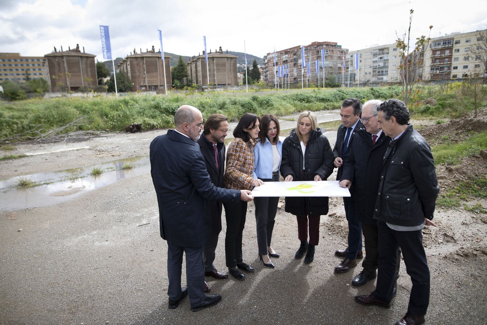 Imagen de la visita de la consejera de Fomento al solar de Mondragones el pasado mes de abril