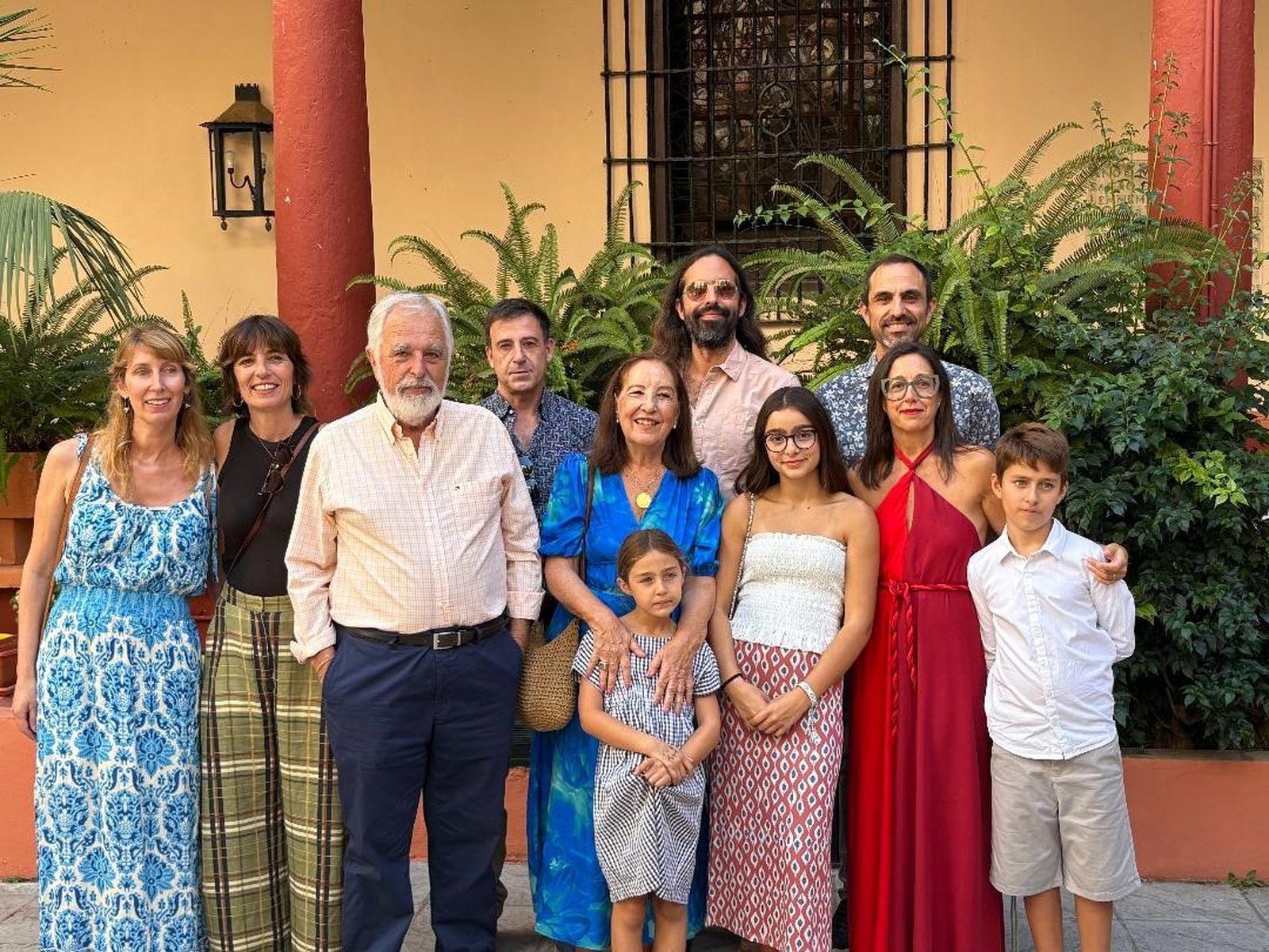 José María Gutiérrez y María Pepa de Ory, con Leticia, José María y Pablo Guitérrez de Ory, María Fernández-Repeto, Stefanie Brückner, Javier Cirez y los jóvenes de la familia.