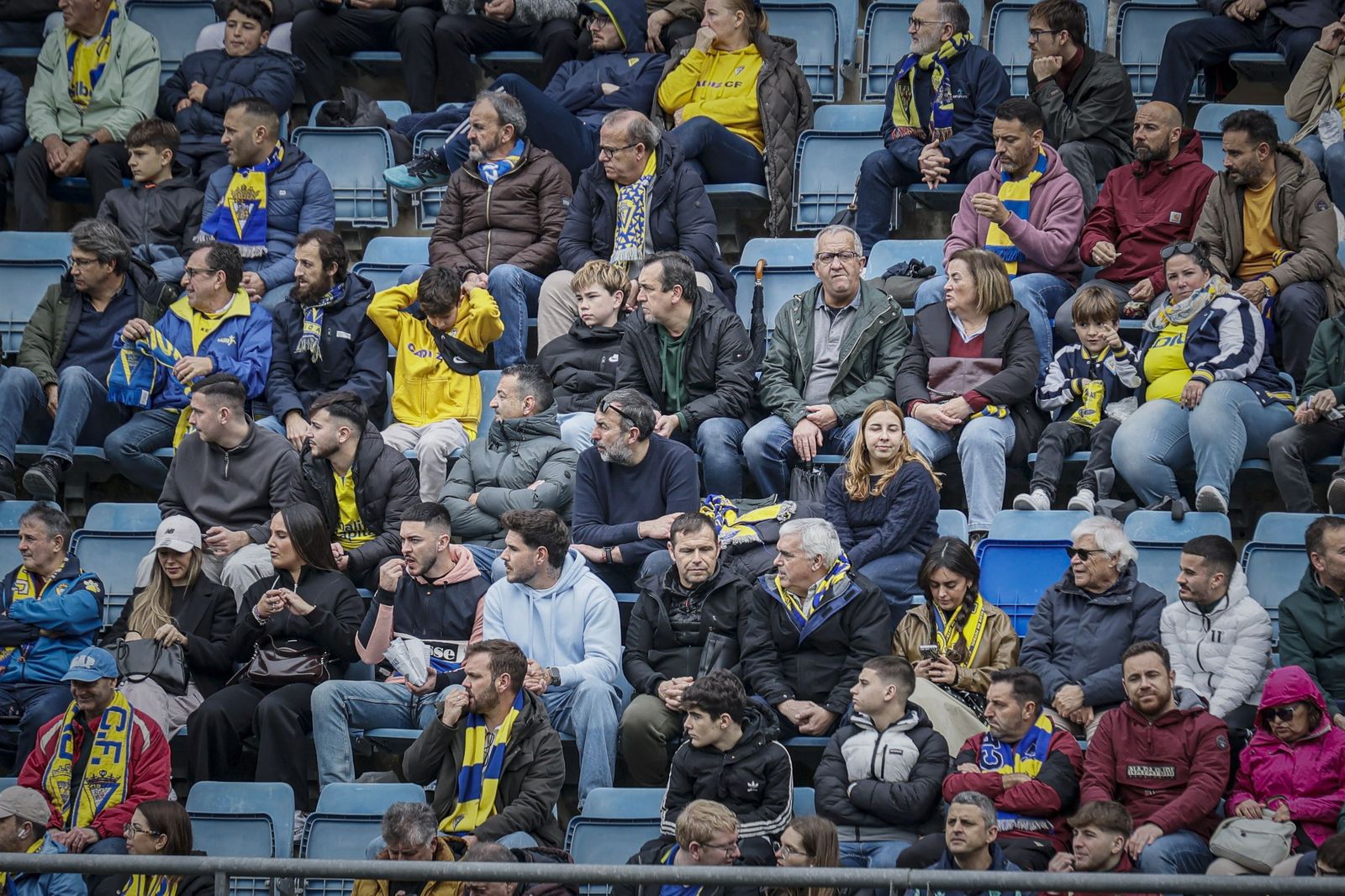 Búscate entre las imágenes del partido de fútbol Cádiz CF - UD Almería