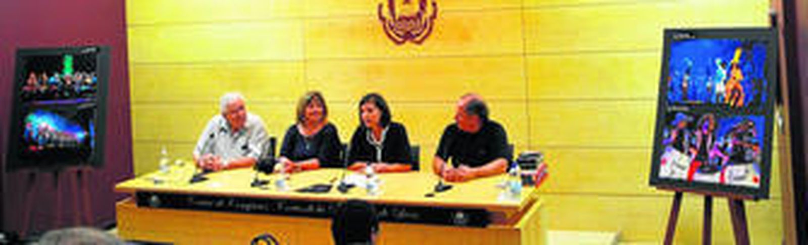 Un momento de la presentación de la muestra fotográfica del Carnaval de Montevideo que estará en la ciudad en febrero.