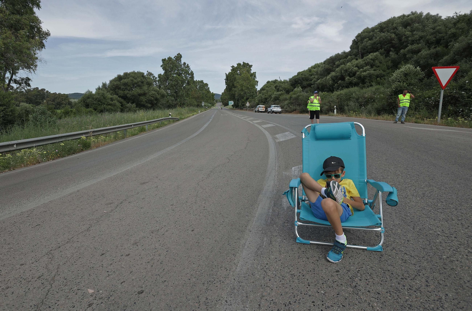 Fotos de la concentración por el mal estado de la carretera A-405 en Jimena