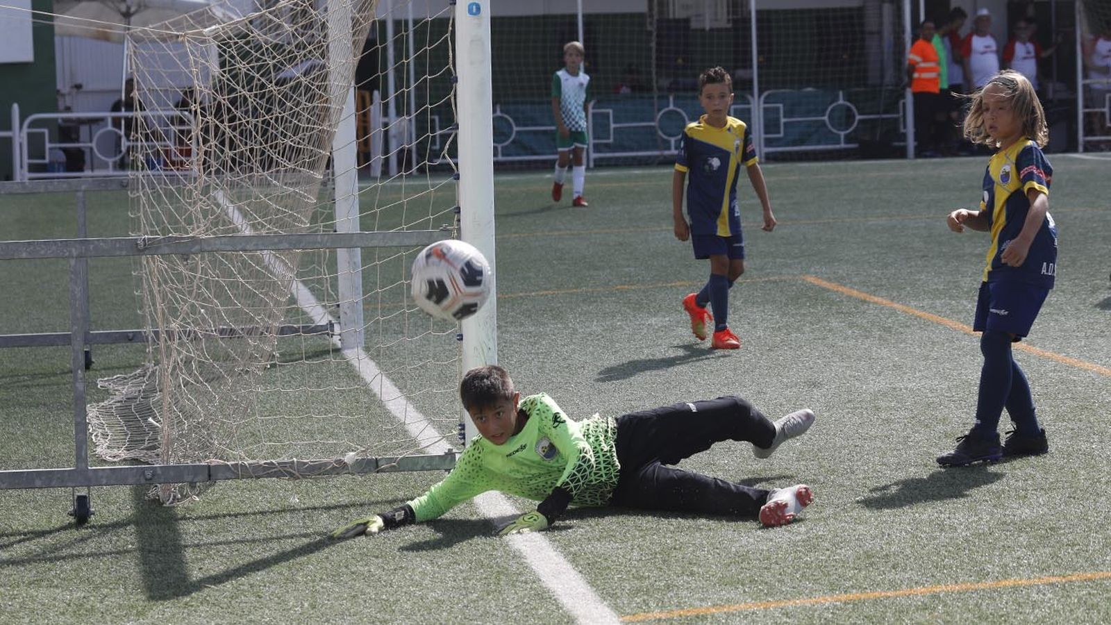 Las fotos del Torneo de alevines en el campo de Los Olivíllos en San Roque