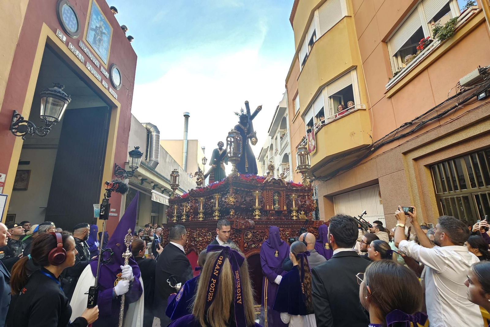 Fotos del Jueves Santo en La Línea: Perdón, Gran Poder y Angustias