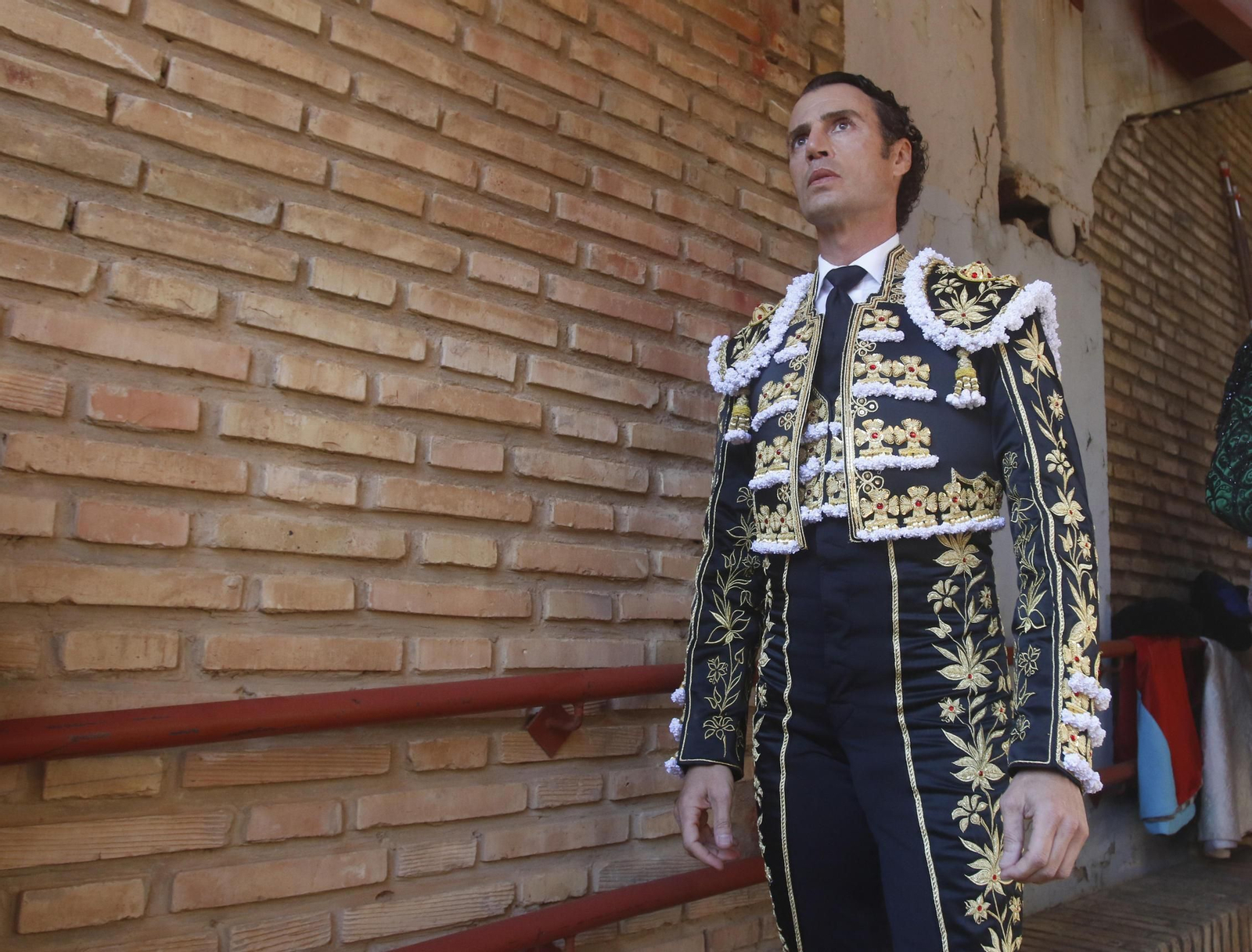 La corrida por el 30 aniversario de la alternativa de Finito de Córdoba, en imágenes