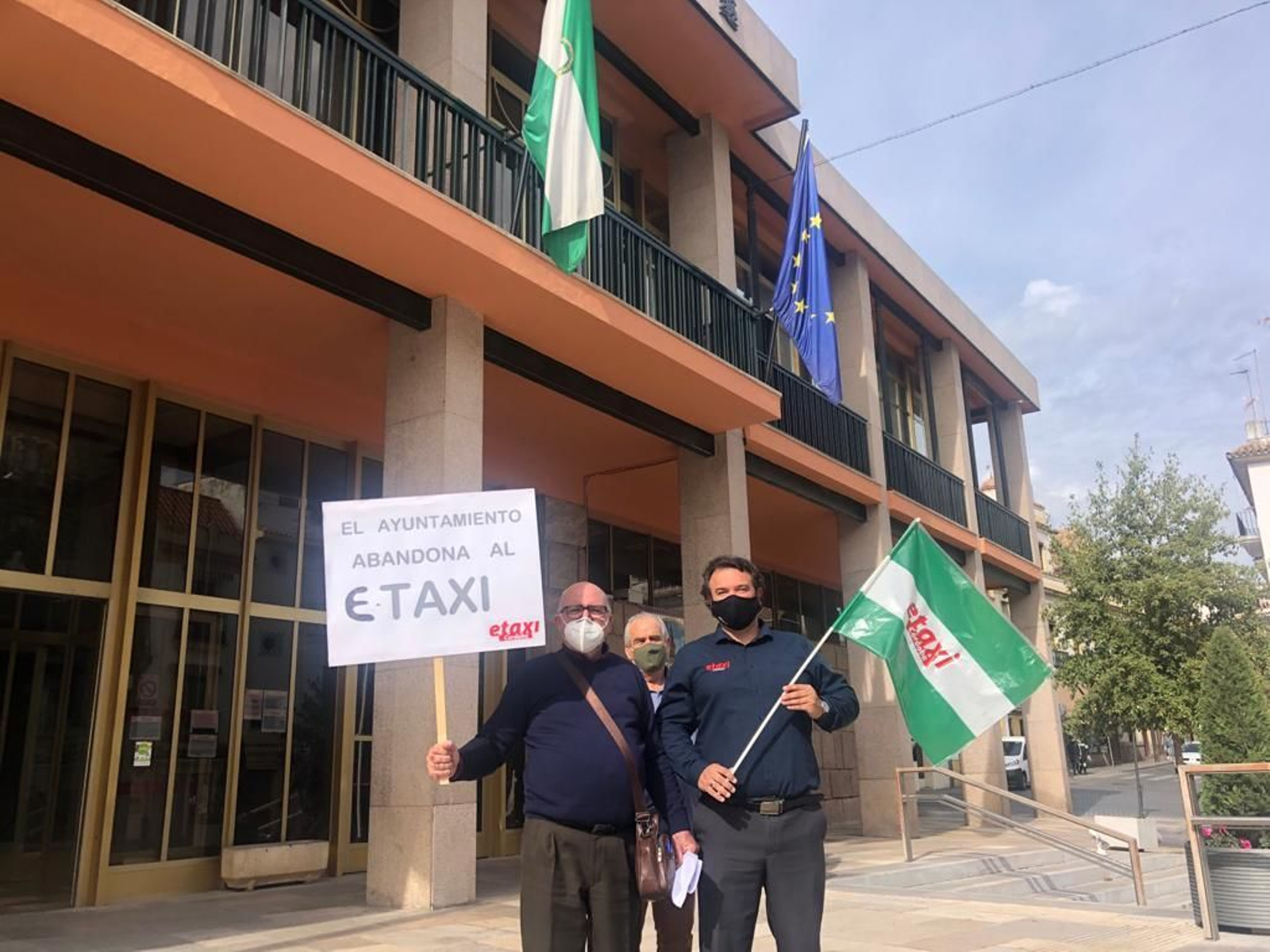 Concentración de Etaxi en Capitulares.