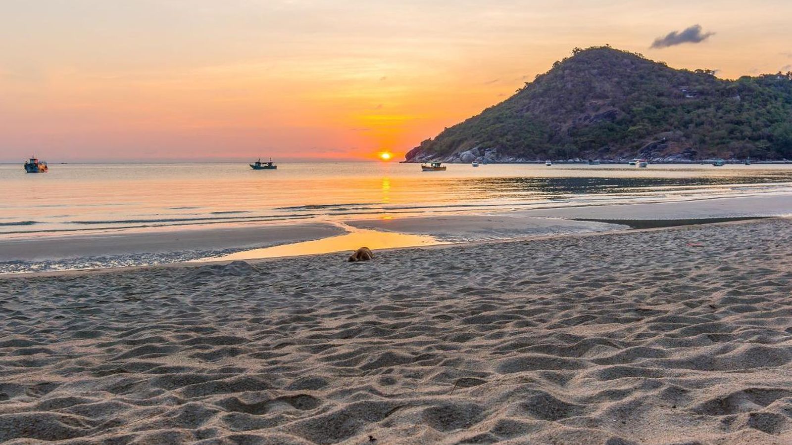 Ao Thong Nai Pan Noi en Tailandia.