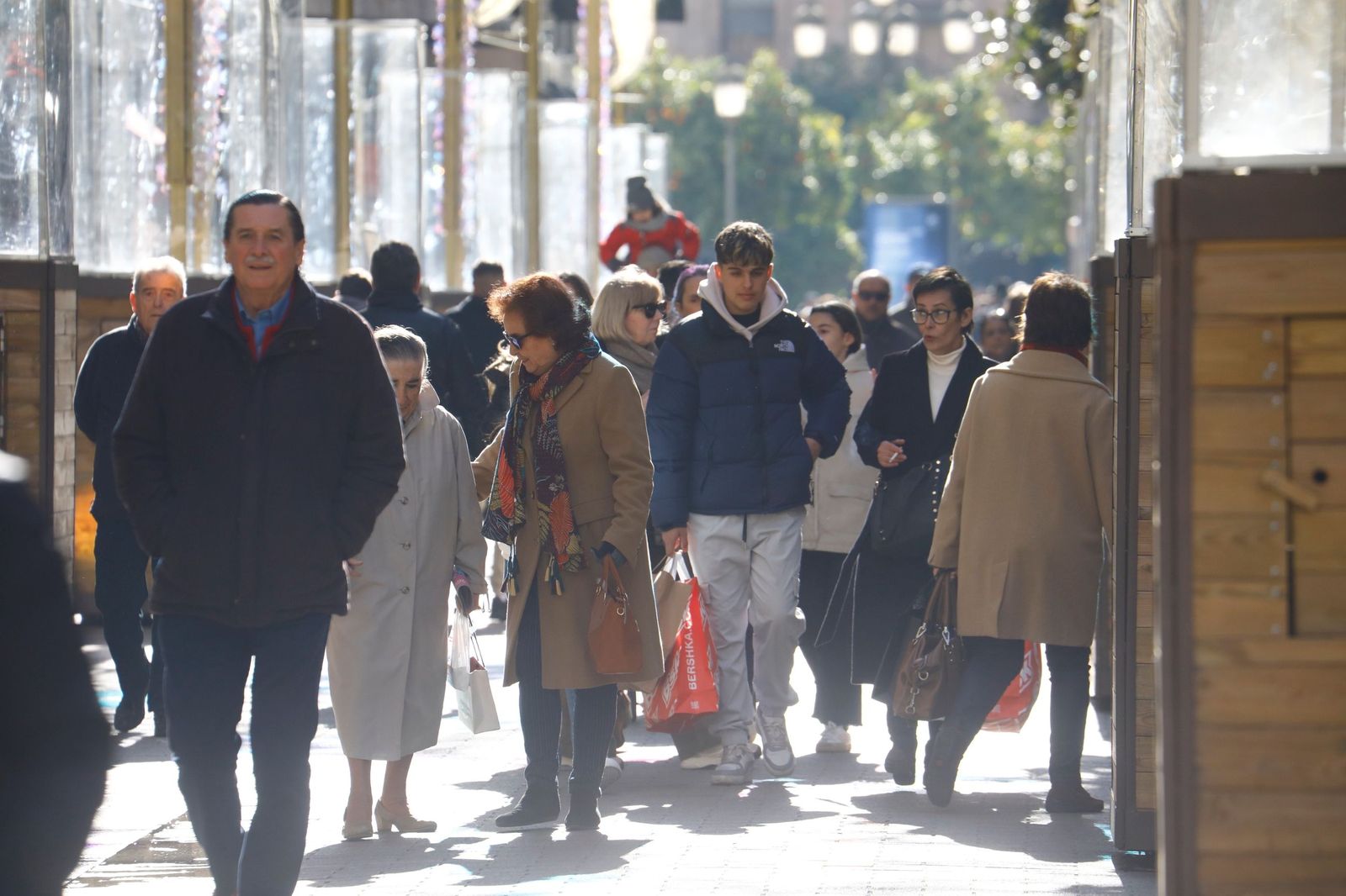 Los cordobeses se lanzan a por las rebajas de invierno, en imágenes