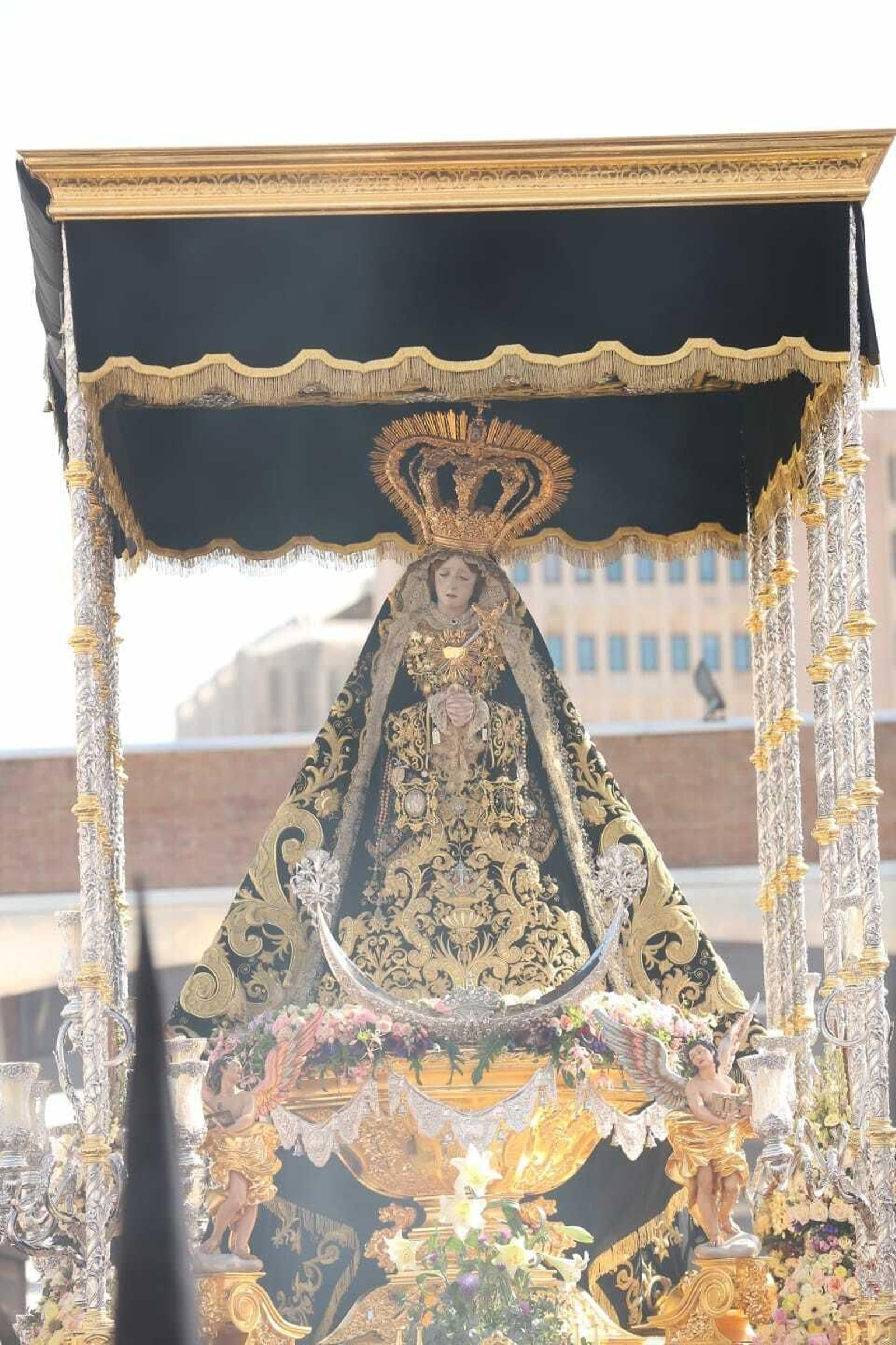Las fotos de Dolores del Puente en el Lunes Santo en Málaga