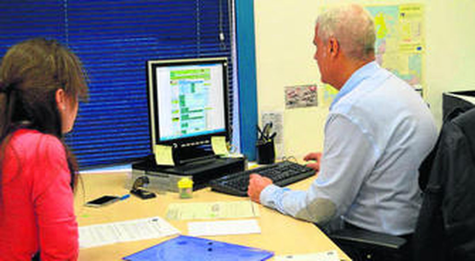 Los trabajadores del servicio atienden cada día a los demandantes de una oferta de empleo o una mejor formación.