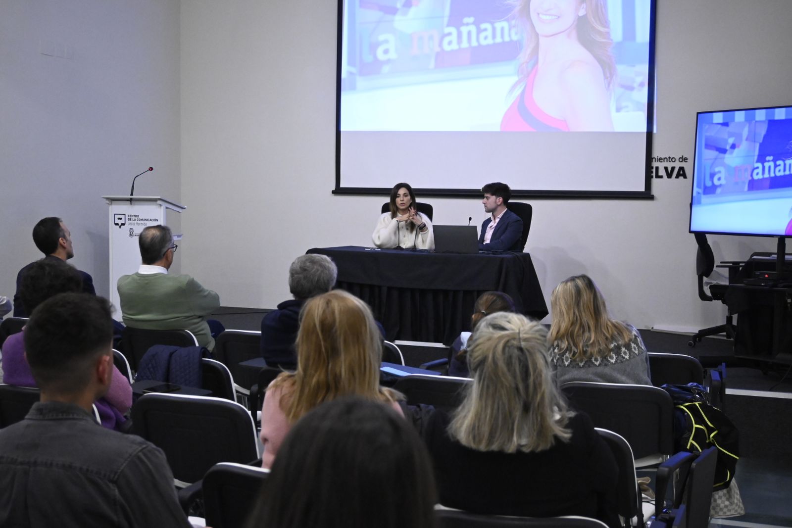 Mariló Montero imparte la charla 'una vida dedicada al periodismo' en imágenes