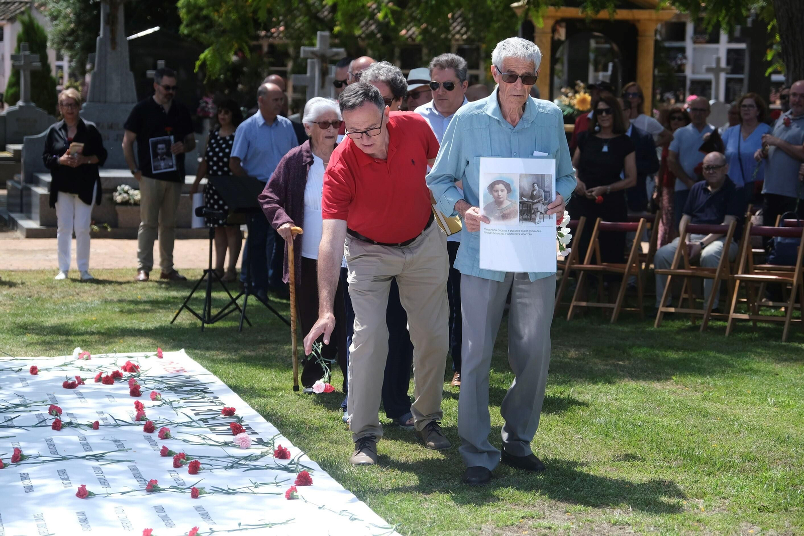 El homenaje a las víctimas del franquismo en Córdoba, en imágenes