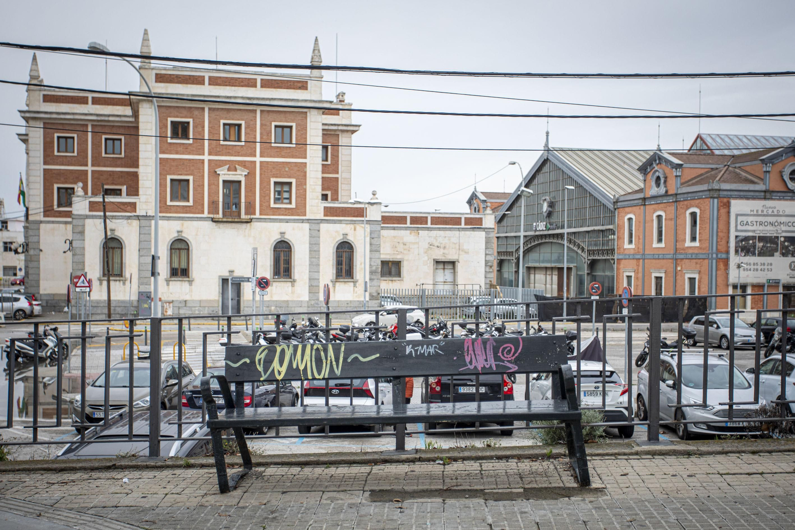 Cádiz, imágenes de una ciudad descuidada