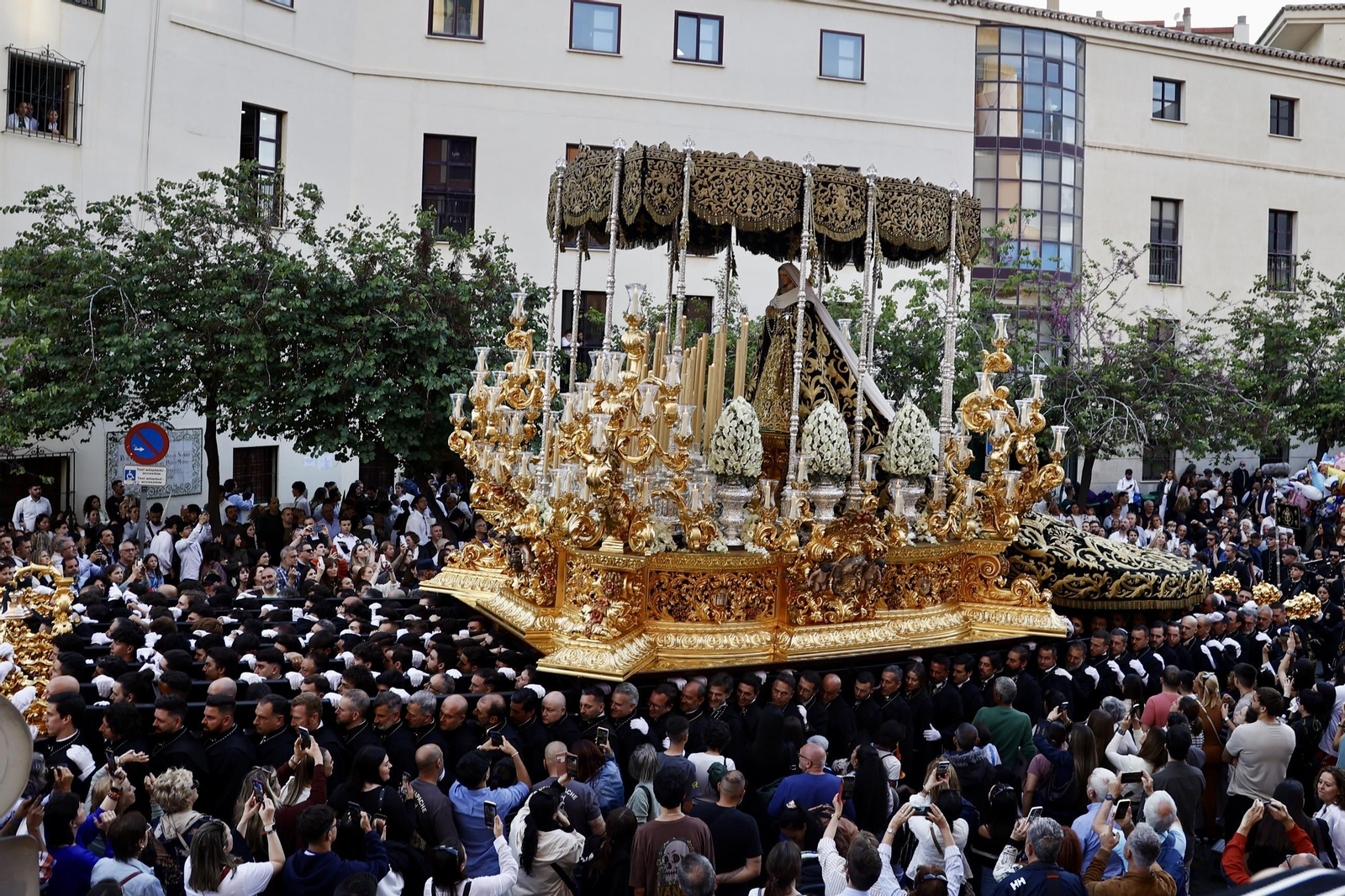 Mena en su procesión del Jueves Santo en Málaga, en fotos