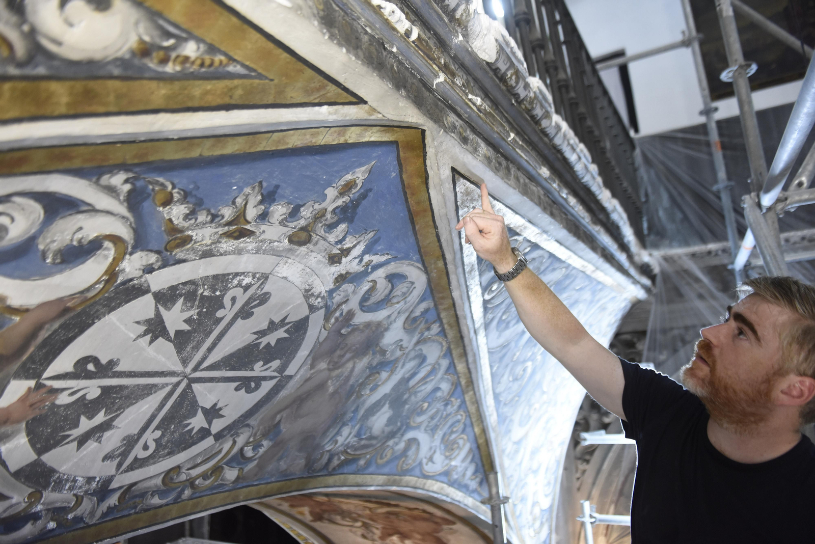 Todas las imágenes de la restauración de las pinturas en la Parroquia de la Magdalena