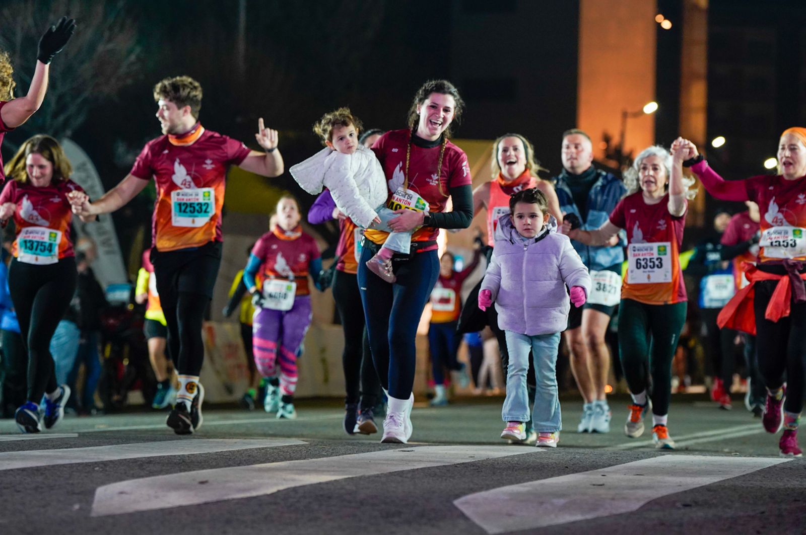 En imágenes: búscate en tu llegada a meta de la Carrera de San Antón 2026 (20)