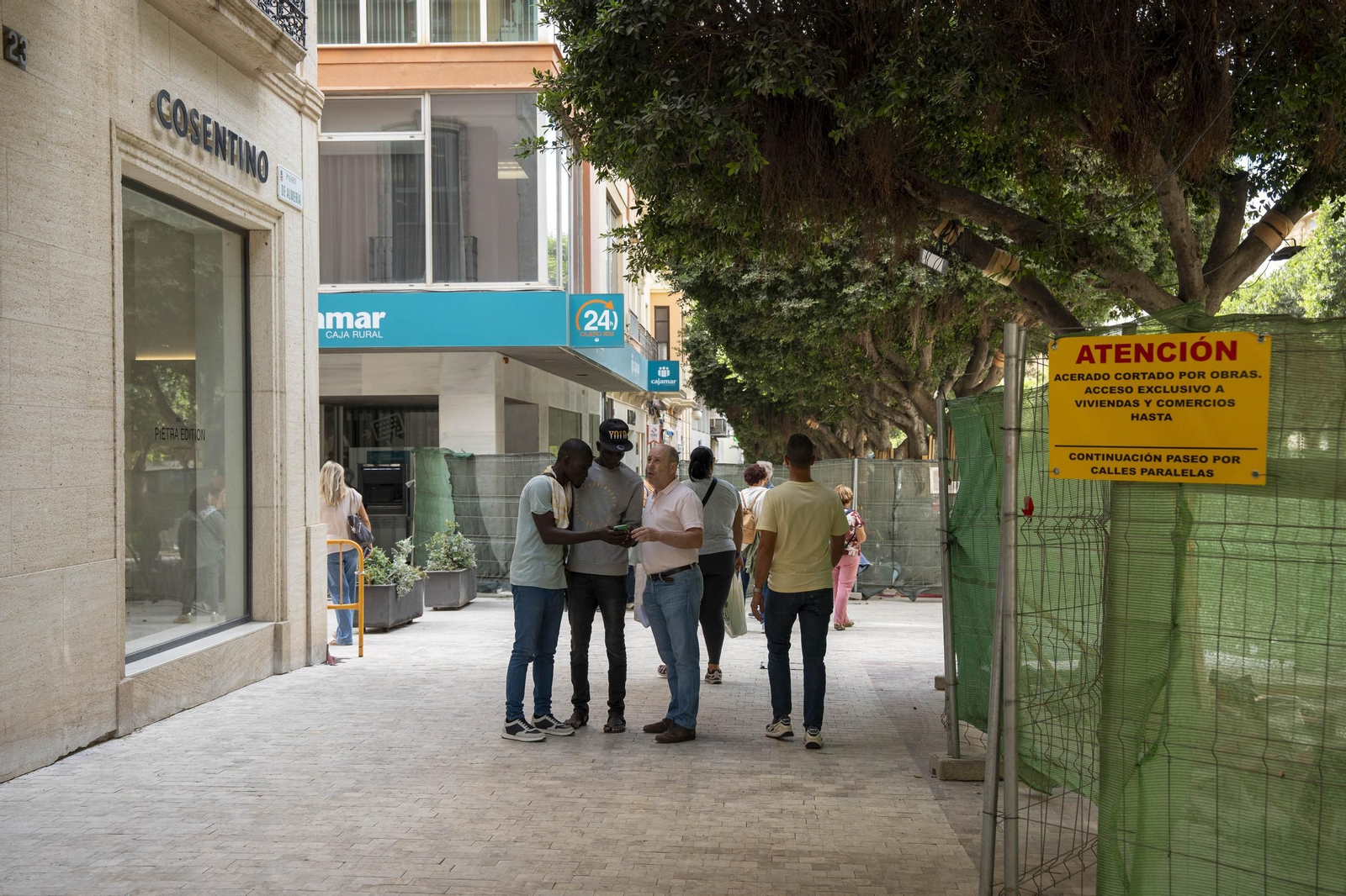 Cortes peatonales por obras en el paseo