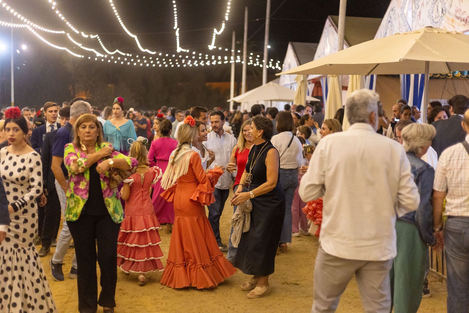 Feria del Caballo 2023: Imágenes del ambiente en la noche del sábado