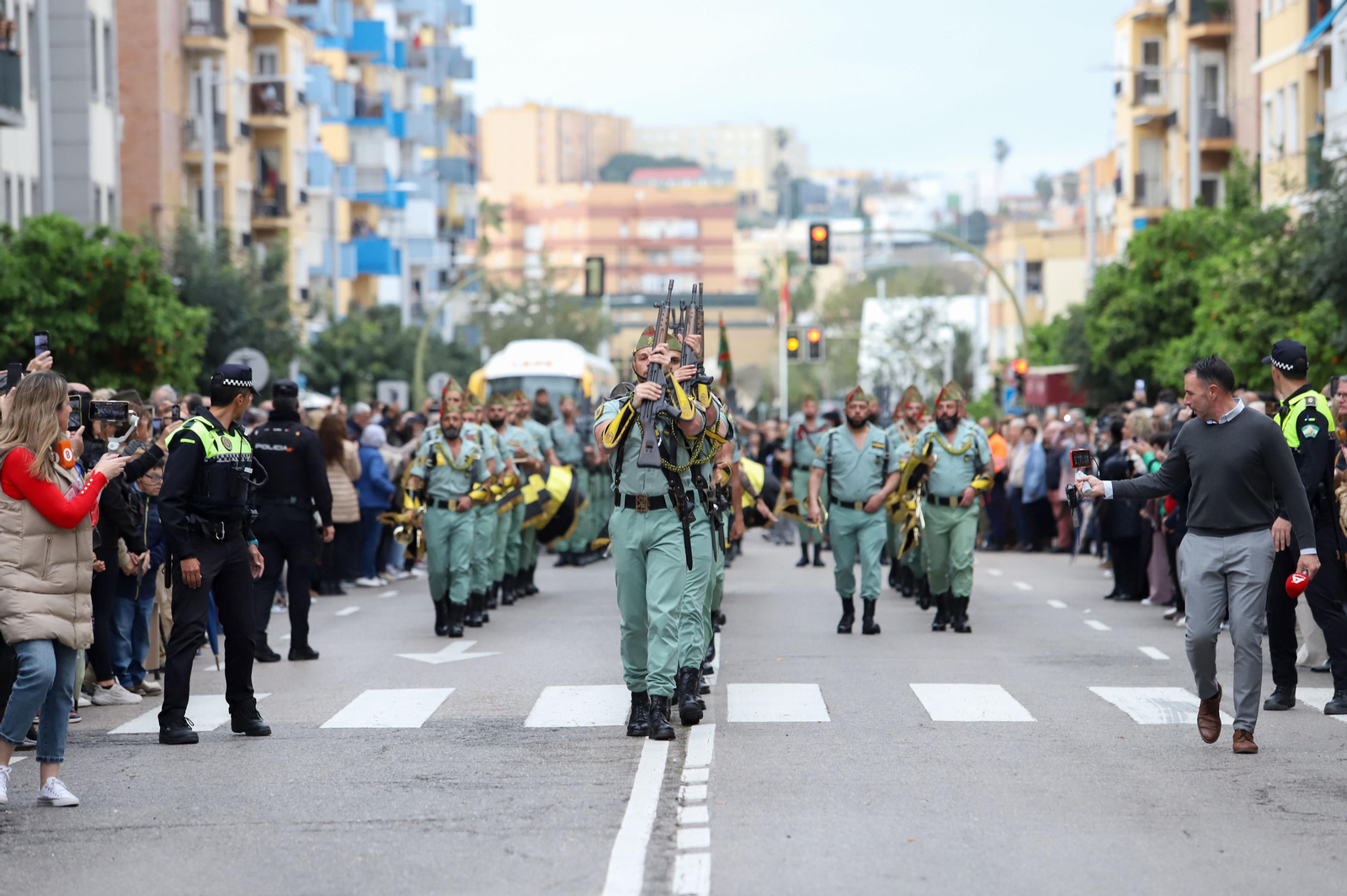 Fotos del Lunes Santo en Algeciras: Desfile de la Legión