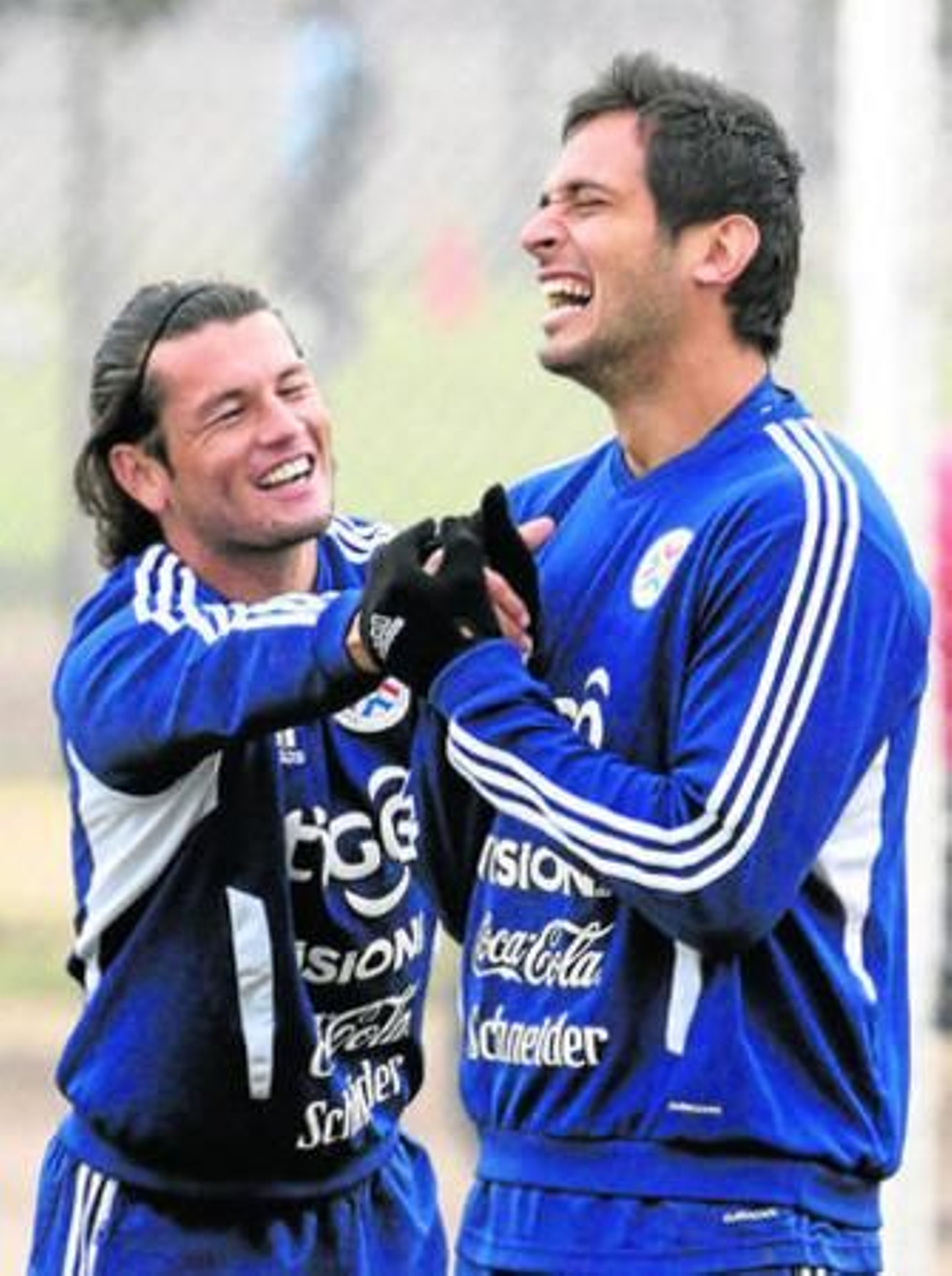 Santa Cruz bromea con Valdez en la pasada Copa América.