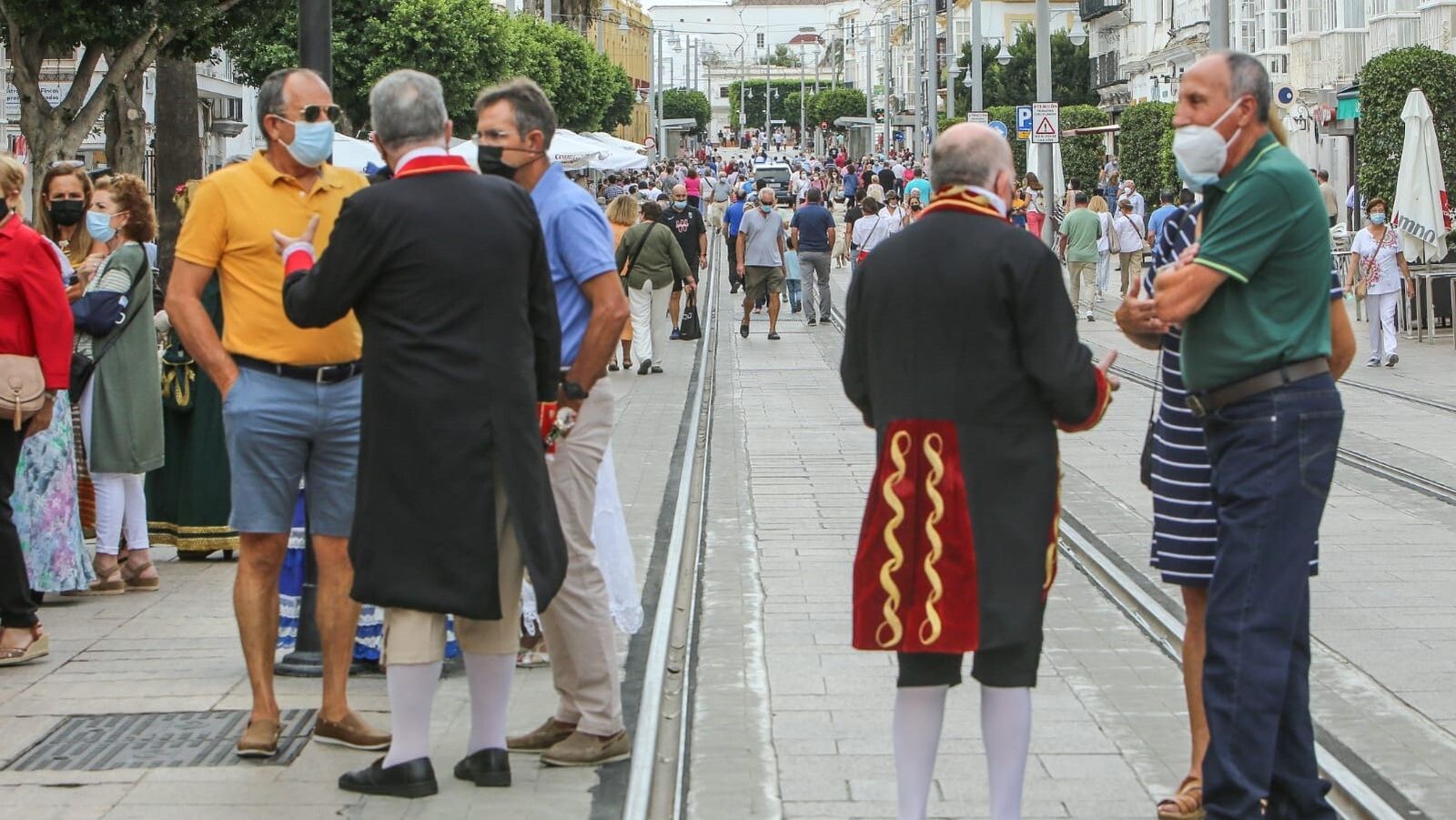 La calle Real, centro de San Fernando, durante la celebración de un concurrido 24 de Septiembre.