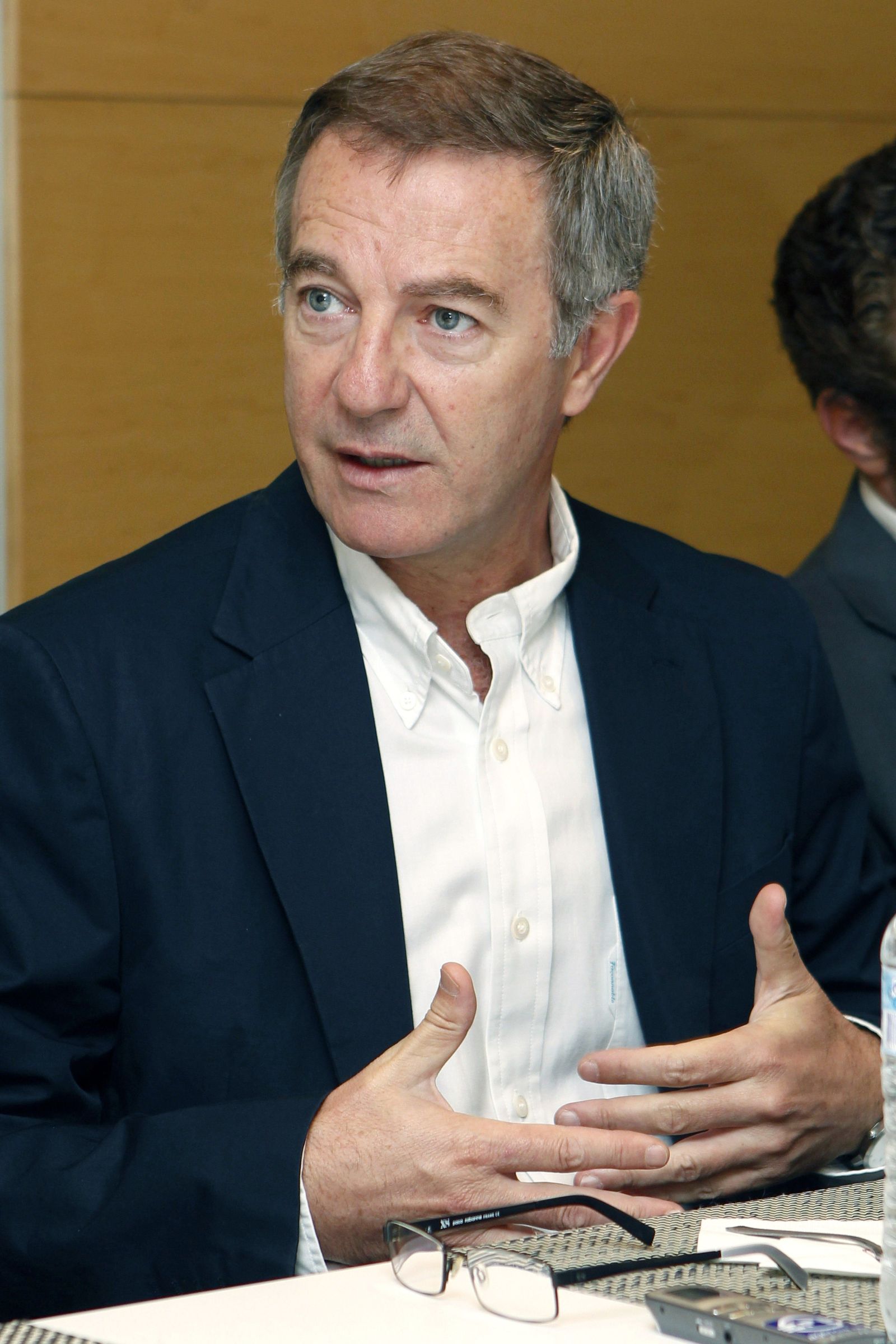 Una charla de fútbol en el tren con José Guirao