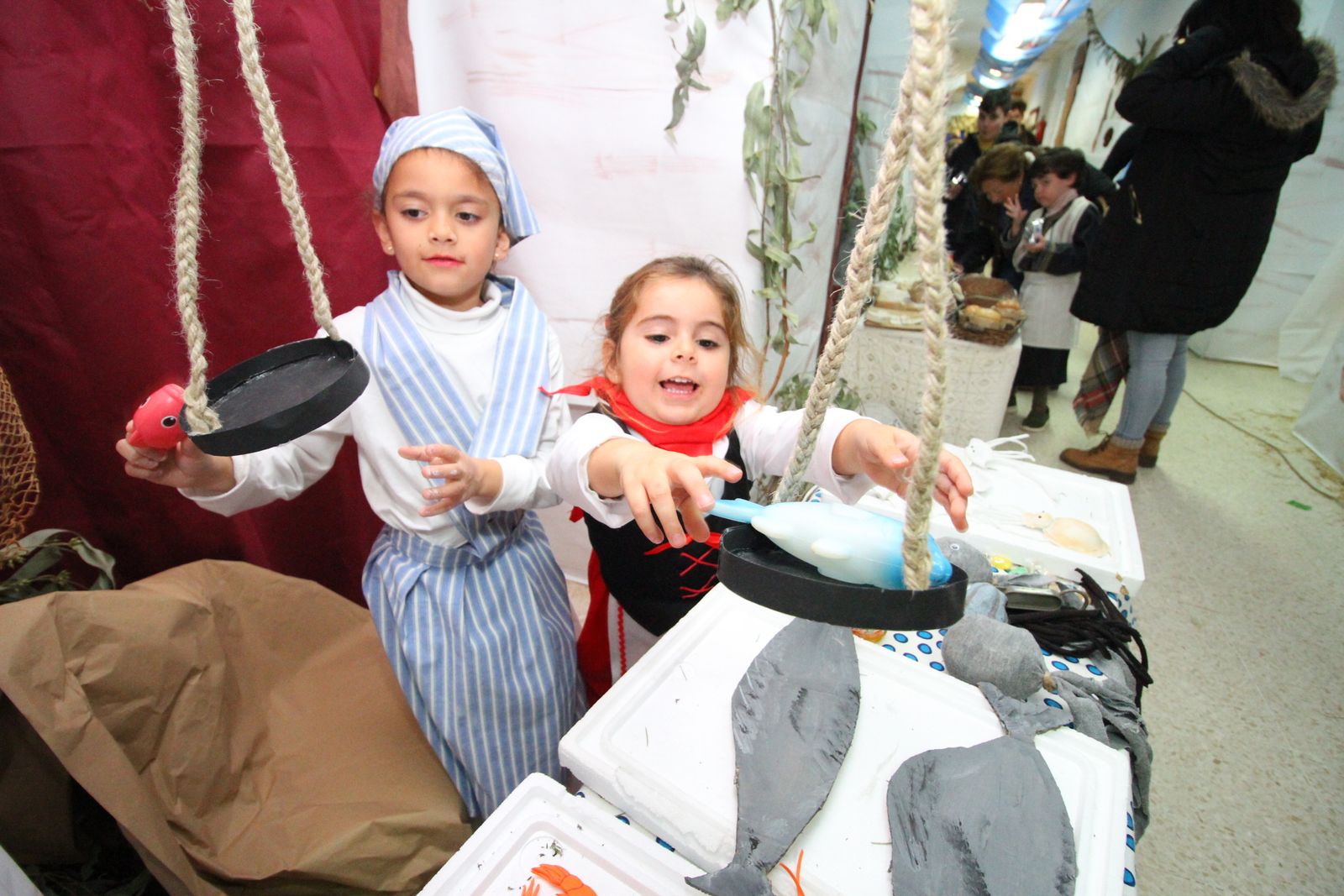 Imágenes del Belén viviente del colegio 12 de Octubre y la AMPA