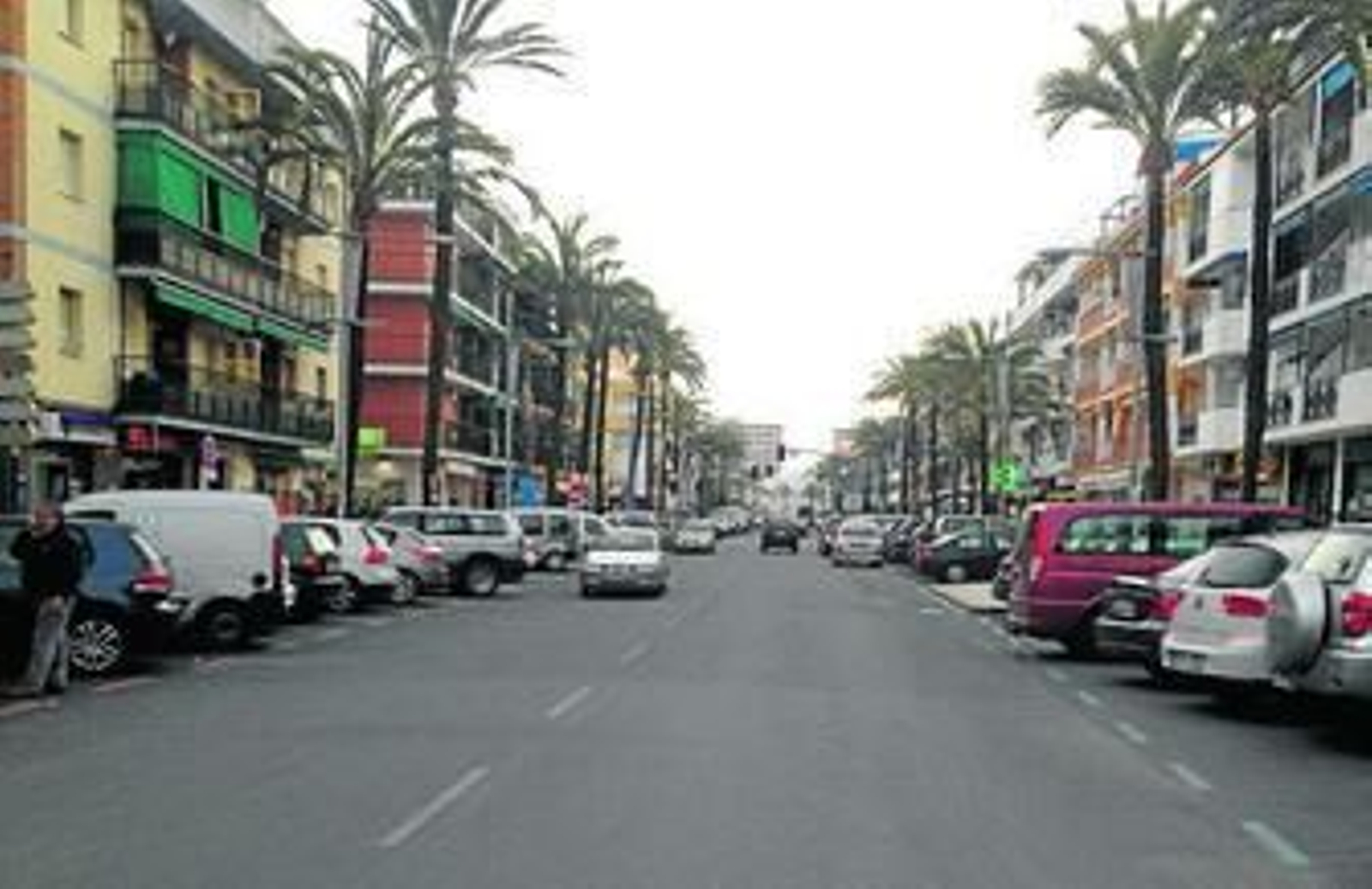 La avenida de Andalucía, una de las vías principales de Punta Umbría que tiene la zona azul.
