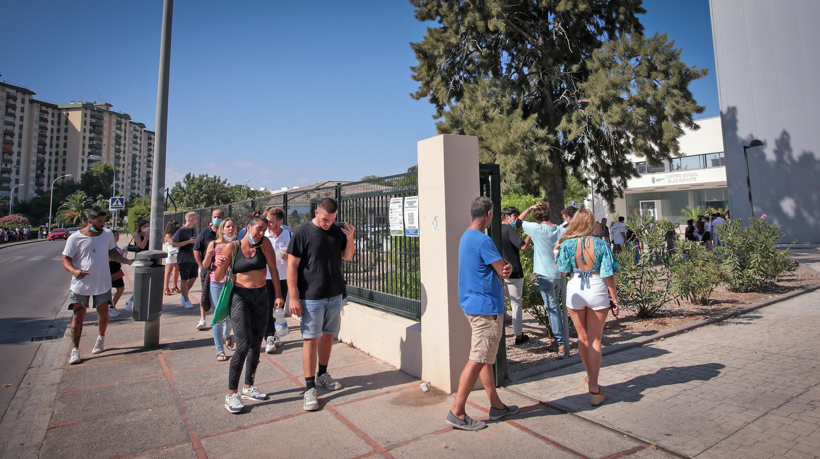 Masiva afluencia para el casting de una serie que se rodará en Andalucía Masiva afluencia para el casting de una serie que se rodará en Andalucía