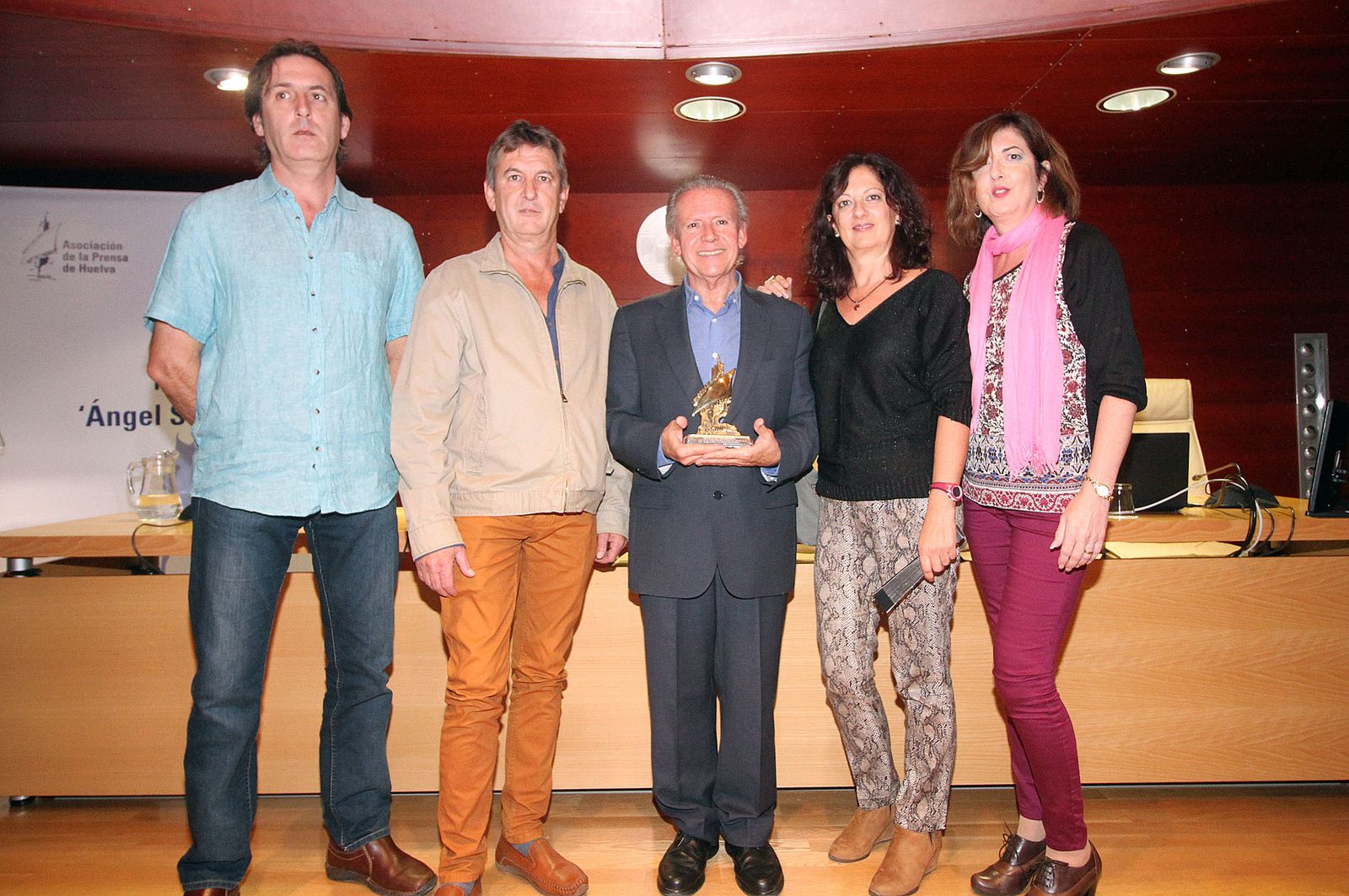 Manuel Ángel Vázquez Medel recibe el XIII Premio Ángel Serradilla, en imágenes