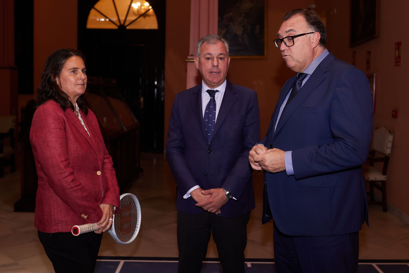 Las fotos de la Copa Billie Jean King con el alcalde jugando al tenis