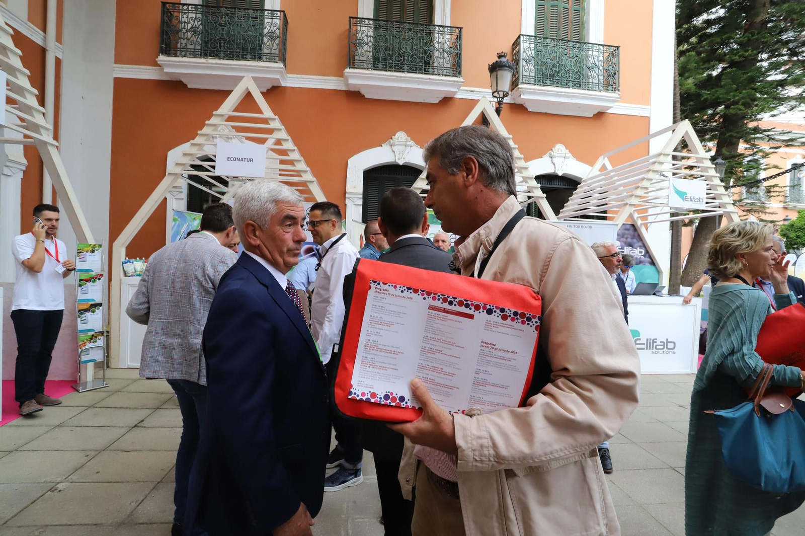 Imágenes de la inauguración del V Congreso de Frutos rojos