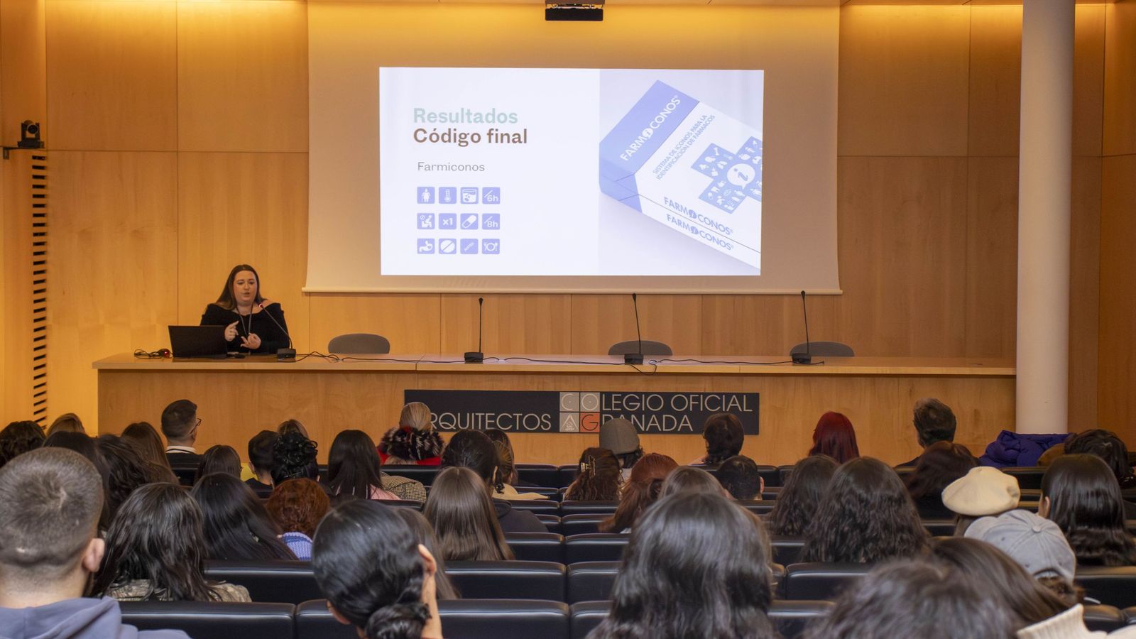 Ángela Aguilera durante su presentación a los alumnos de ESADA.