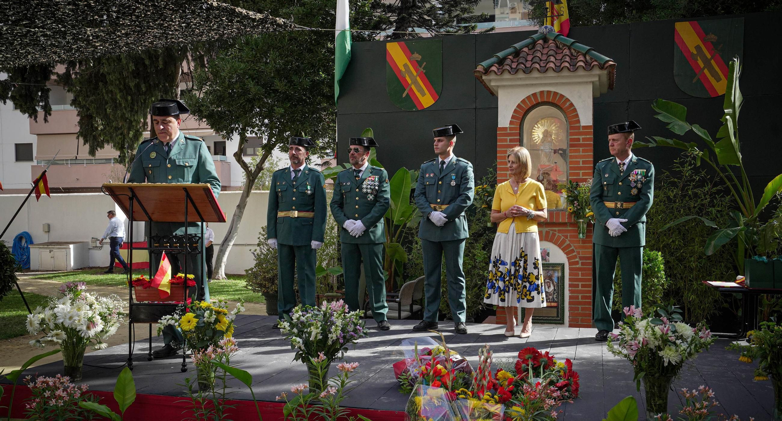 Celebración del Día del Pilar en el cuartel de la Guardia Civil de Jerez