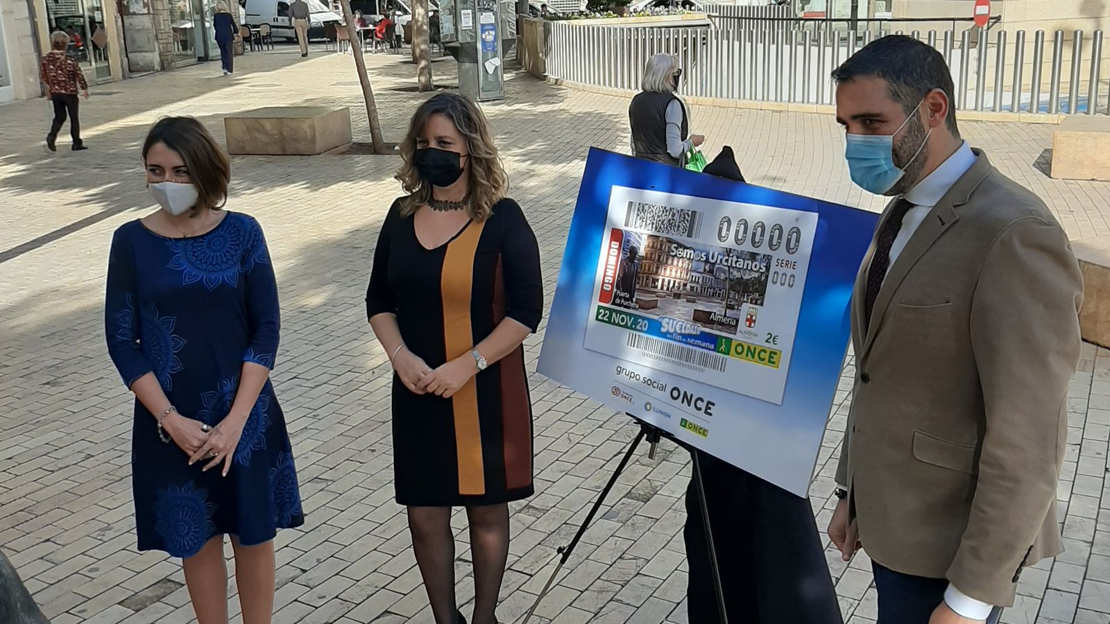 Presentación del cupón especial en Puerta Purchena.